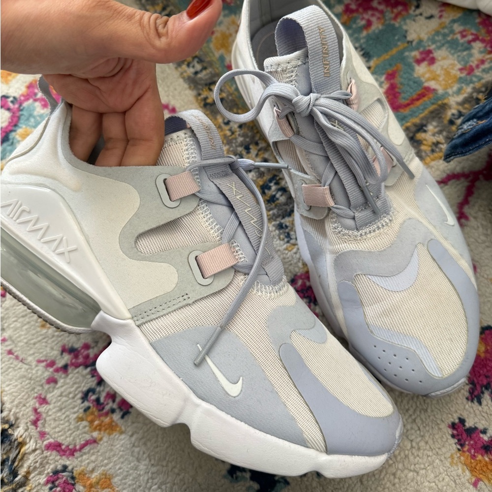 Air Max Infinity - Picture 2 of 3